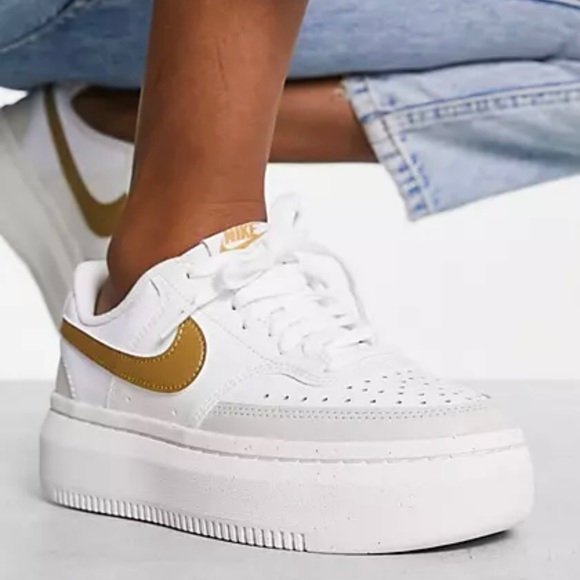Nike Court Vision Alta White Metallic Gold Leather Platform Shoe Womens 10 NEW - Picture 3 of 12